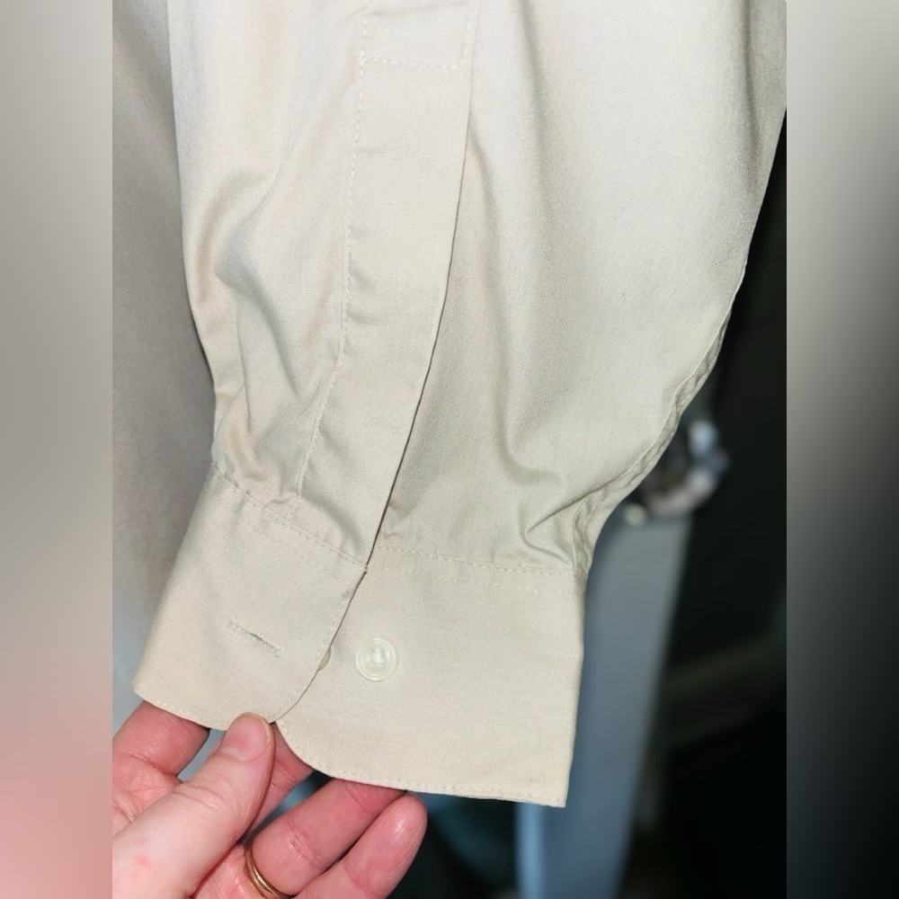 Van Huessen Men’s Large Beige Poplin Easy Care Casual Button Down Shirt - Picture 2 of 7